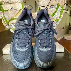 Hoka Bondi 6 women’s road running shoe black size 8